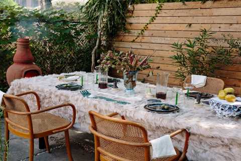 The Year I Learned to Love a Tablescape