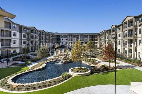 Caldwell Opens Houston-Area Luxury Senior Community