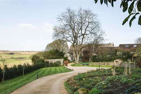 If You Long for Life in the Cotswolds, We’ve Found Just the Home for You