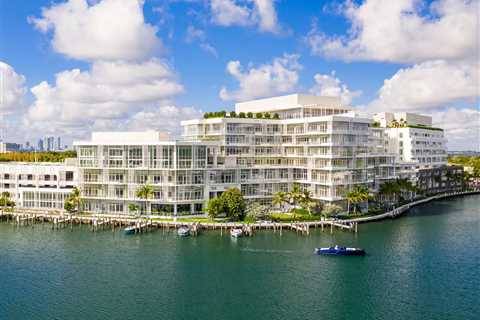 Beyond Luxury – The Ritz-Carlton Residences Miami Beach and Its Distinctive Private Art Studio