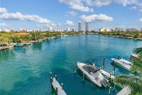 The Ritz-Carlton Residences Miami Beach: Blending Timeless Elegance with Miamis Vibrancy