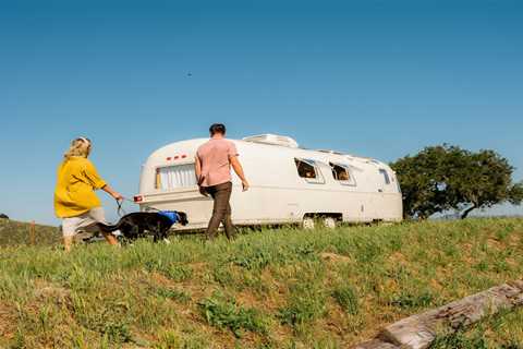 A Roaming Couple Recalibrate a 1975 Argosy for Creative Work and Off-Grid Bliss