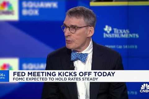 Jim Grant: There''s as much a chance of a rate hike as there is of two rate cuts
