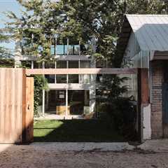 An Enviable Home Office Caps This Duplex Renovation in Montreal