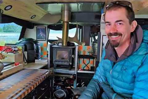Foresty Forest''s Van Life Secrets: Thriving in the Harshest Winters!