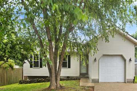 Garage Door Installation In Winchester, KY: A Smart Investment For The Real Estate Sellers Market