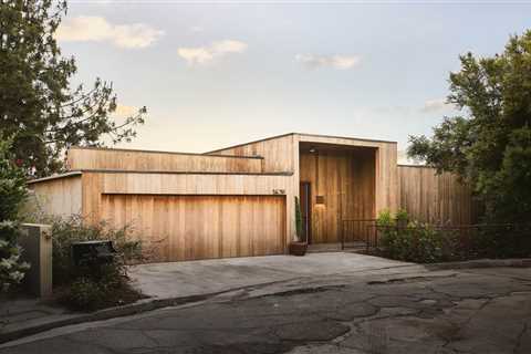 If You Love Sea Ranch But Live in L.A., This $2.7M Home Splits the Difference