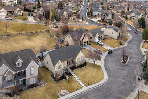 Timing Your Home Sale for Maximum Value