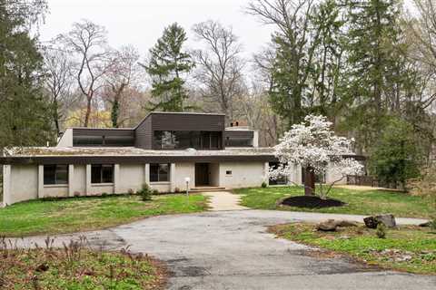 Asking $1.8M, This Angular Home Near Philly Has a Surprisingly Curvaceous Interior