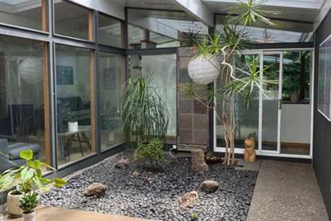 Before & After: To Inspire Their Midcentury Renovation, They Toured the Builder’s Own Home