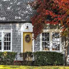 Curb Appeal Ideas That Attract Buyers and Simplify Your Relocation Timeline