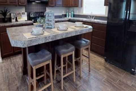 Manufactured Home Construction Insights for Custom Kitchen Cabinet Features