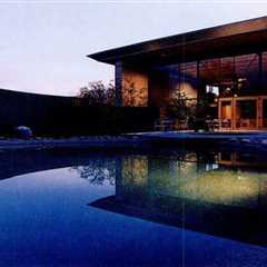 From the Archive: With Rammed Earth Walls and Flagstone Flooring, This Desert Home Matched Its Site