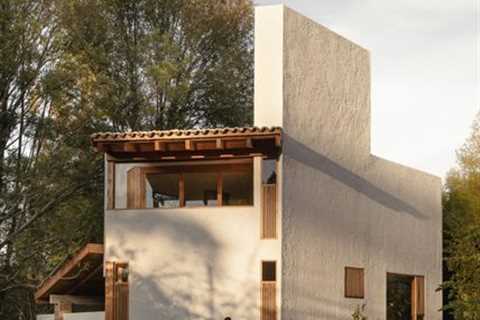 In Mexico, Three Generations of Family Set Down Roots With a Wooded Compound